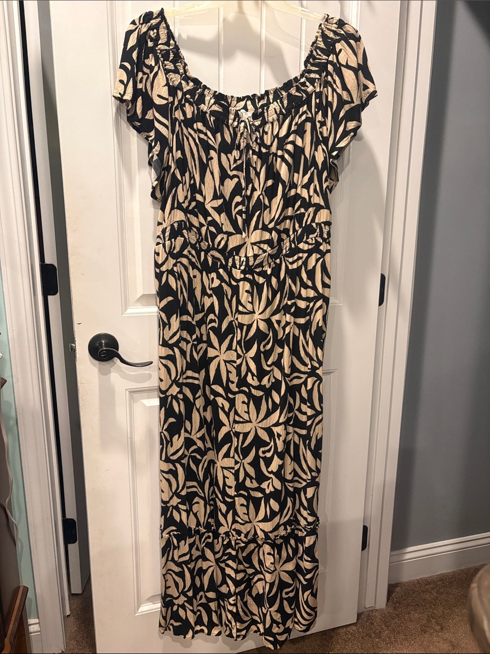 Terra & Sky Black and Tan Leaf-Print Maxi Dress size 1X